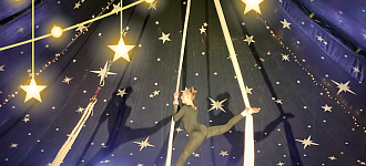 Bild zu: Luftartistik-Weihnachtsshow